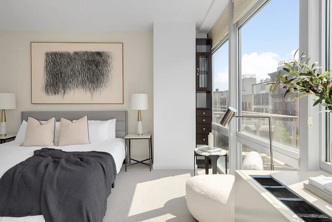 425 E 13th St in New York, NY - Building Photo - Building Photo