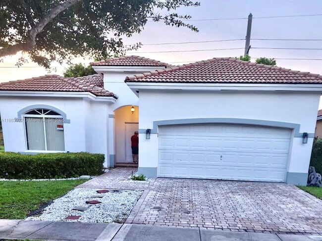 2240 SE 16th Ave in Homestead, FL - Building Photo - Building Photo