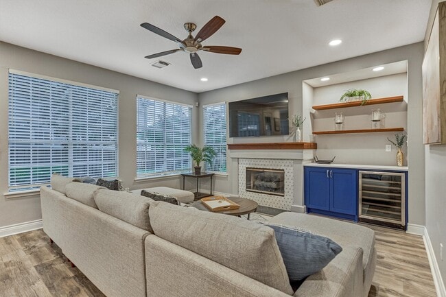 property at 18 Heather Wisp Ct