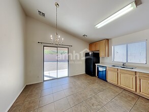 24045 W Antelope Trail in Buckeye, AZ - Building Photo - Building Photo