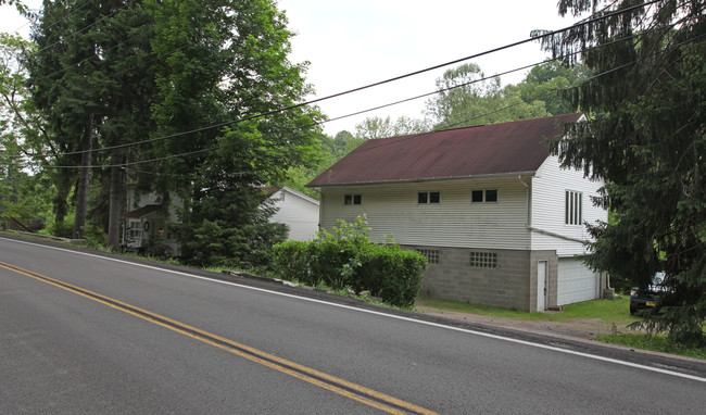 822 Cochran Mill Rd in Jefferson Hills, PA - Building Photo - Building Photo