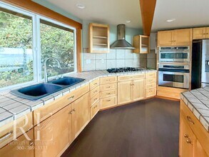 31710 Sunrise Beach Ct NE in Kingston, WA - Building Photo - Building Photo