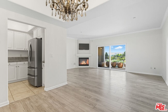 property at 3401 S Bentley Ave