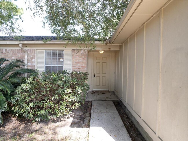 10706 Dusty Trail Dr in Houston, TX - Building Photo - Building Photo