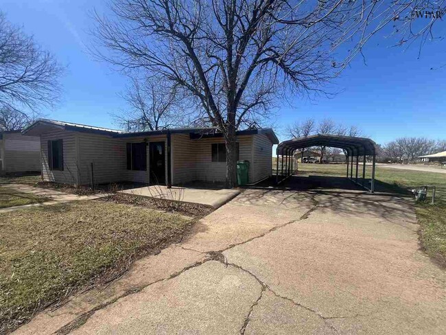 400 S Colorado St in Iowa Park, TX - Building Photo - Building Photo