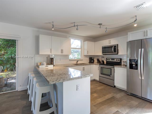 6017 SW 63rd Ter in South Miami, FL - Foto de edificio - Building Photo
