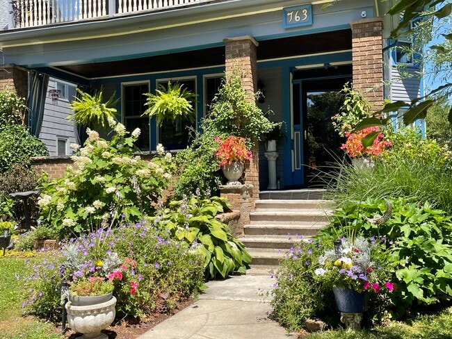 763 Columbus Pky in Buffalo, NY - Building Photo - Building Photo