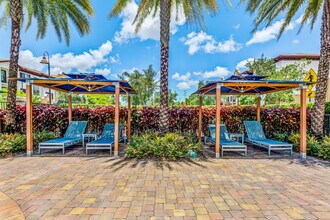 Atlantico at Kendall in Miami, FL - Foto de edificio - Building Photo