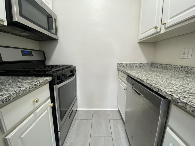20 Langdon St, Unit 10