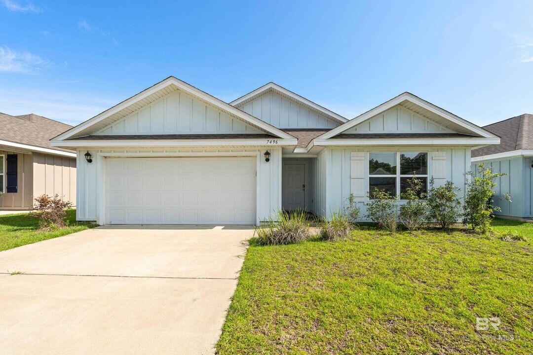 7496 Brompton Dr in Foley, AL - Building Photo