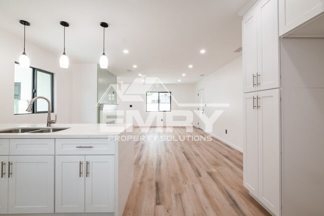 9135 Arrington Ave in Downey, CA - Building Photo - Building Photo