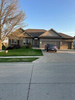 21308 Lincoln Blvd in Gretna, NE - Building Photo