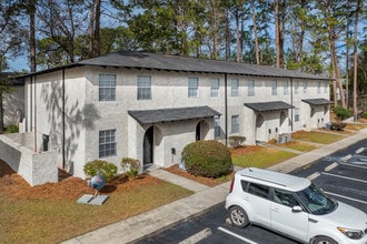 Camelia in Brunswick, GA - Foto de edificio - Building Photo