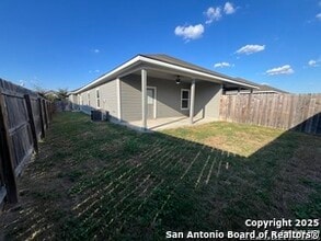 621 Heathers Wy in Seguin, TX - Building Photo - Building Photo