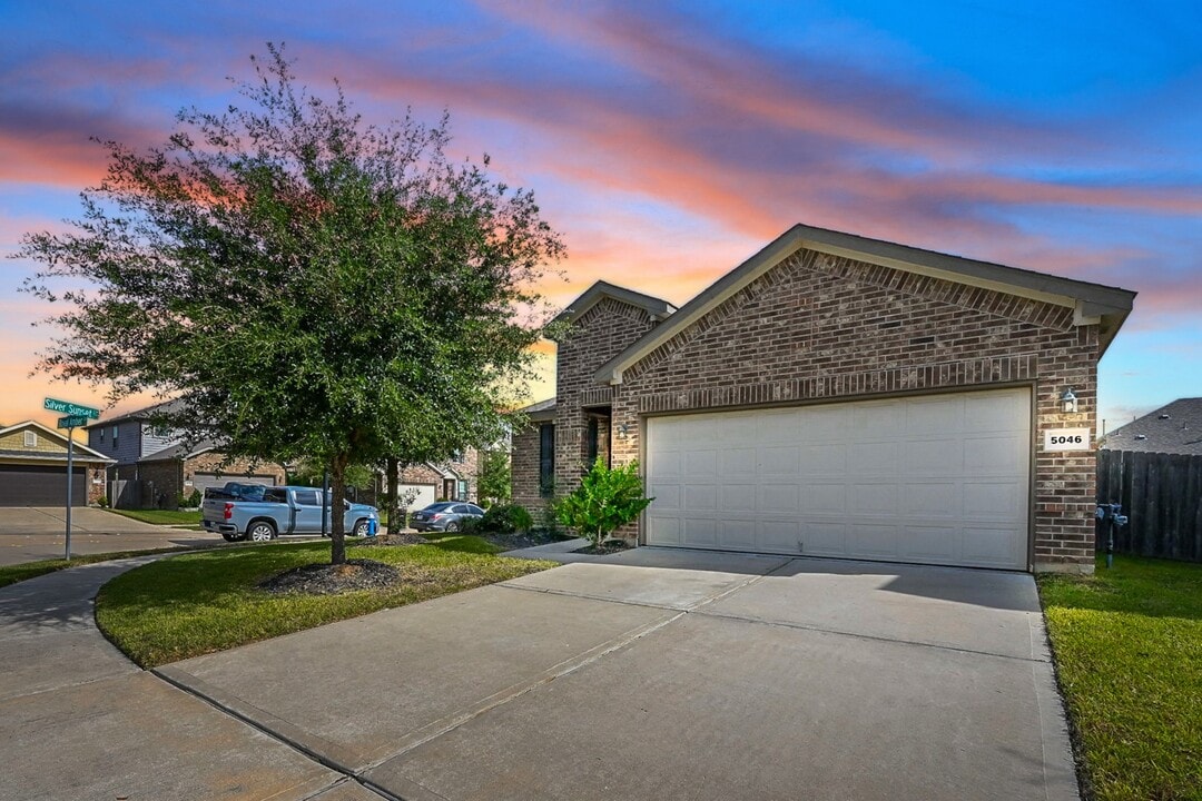 5046 Royal Amber Ln in Katy, TX - Building Photo