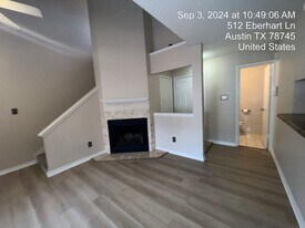 512 Eberhart Ln in Austin, TX - Building Photo