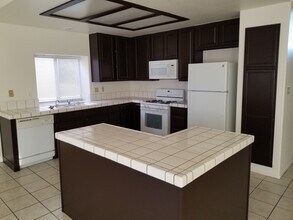 1313 Misty View Ct in North Las Vegas, NV - Building Photo - Building Photo