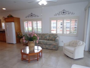 3616 Tripoli Blvd-Unit -161 in Punta Gorda, FL - Foto de edificio - Building Photo