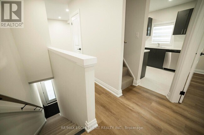 265 Robert St in Hamilton, ON - Building Photo - Building Photo