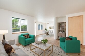 Vancouver Mall Apartments in Vancouver, WA - Building Photo - Building Photo