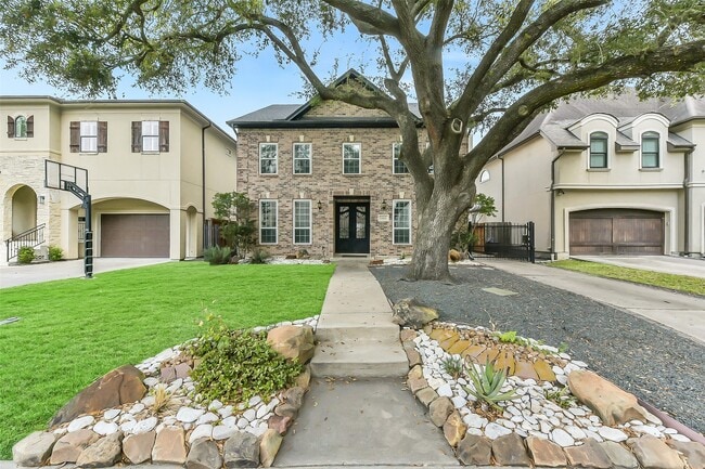 4408 Mildred St in Bellaire, TX - Building Photo - Building Photo