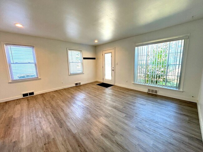 2144 Browning St in Ferndale, MI - Building Photo - Building Photo