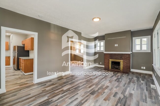 2720 Newport Ave in Omaha, NE - Foto de edificio - Building Photo