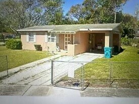 2001 NW 2nd Ct in Boynton Beach, FL - Building Photo