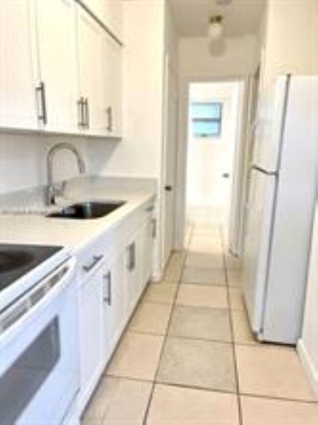 1204 NE 5th Ave, Unit 2 in Fort Lauderdale, FL - Building Photo - Building Photo