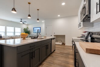 Bull Run Townhomes in Louisville, KY - Building Photo - Interior Photo