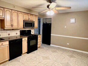 8541 W Bryn Mawr Ave in Chicago, IL - Building Photo - Building Photo