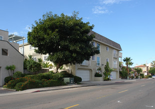 1220 Seacoast Dr in Imperial Beach, CA - Building Photo - Building Photo