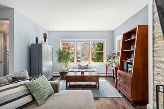 73 Coachlamp Ln in Darien, CT - Building Photo - Building Photo