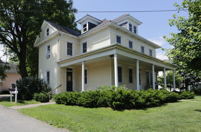 172 W Main St in Leola, PA - Building Photo - Primary Photo