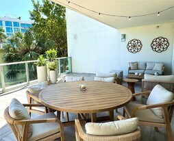 1025 92nd St, Unit 306 in Bay Harbor Islands, FL - Building Photo
