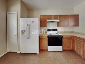 6013 Midcrown Dr in San Antonio, TX - Building Photo - Building Photo