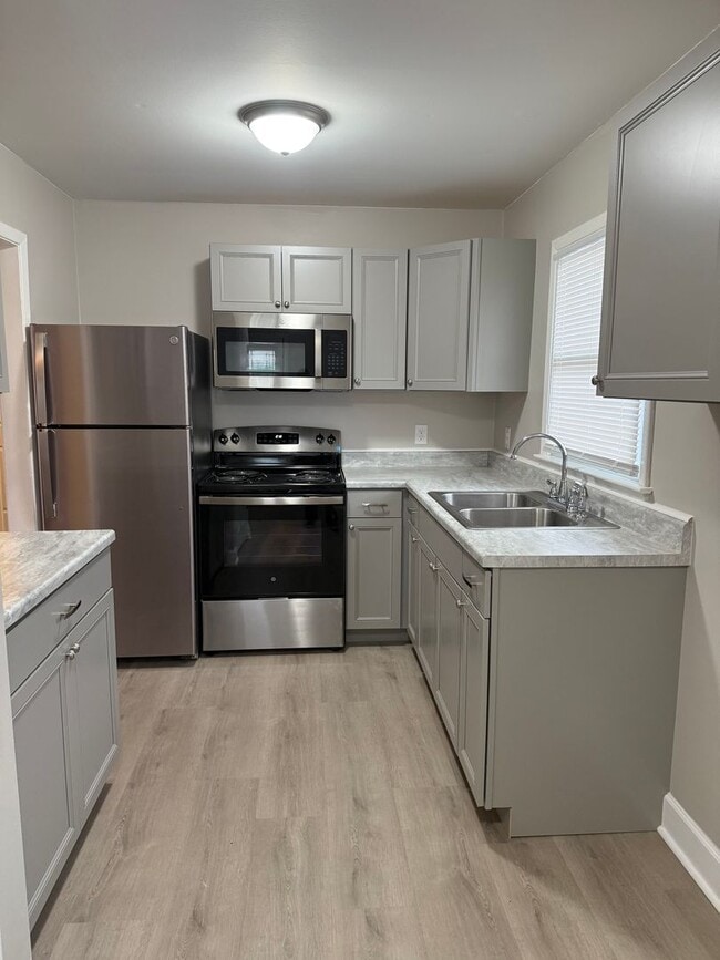 200 Pisgah Church Rd in Greensboro, NC - Building Photo - Building Photo