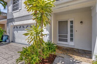 9 Admirals Ct in Palm Beach Gardens, FL - Building Photo - Building Photo