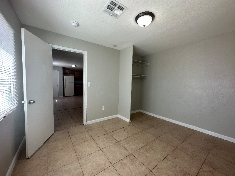 2536 N Carroll St, Unit B in North Las Vegas, NV - Foto de edificio