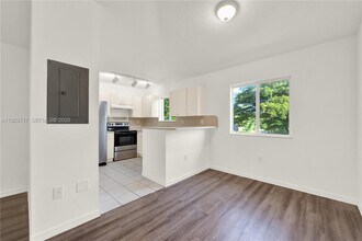 3385 NE 10th St in Homestead, FL - Building Photo - Building Photo