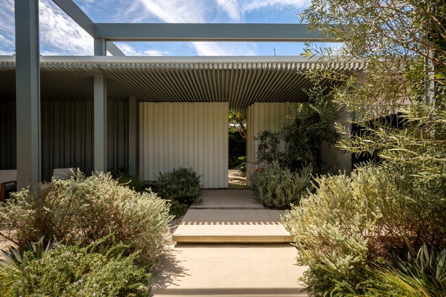 6519 Springpark Ave in Los Angeles, CA - Building Photo - Building Photo
