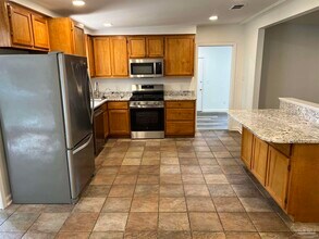 6123 Hilltop Rd in Pensacola, FL - Foto de edificio - Building Photo