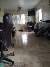 1521 NW 43rd Ave in Lauderhill, FL - Foto de edificio - Building Photo