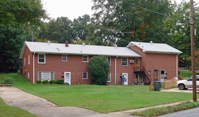 Walnut St Apartments in Winston-Salem, NC - Foto de edificio - Building Photo