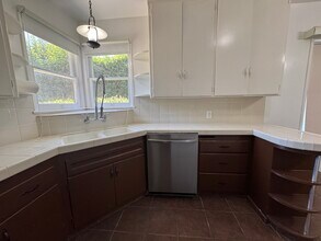 13900 Burbank Blvd in Los Angeles, CA - Building Photo - Building Photo