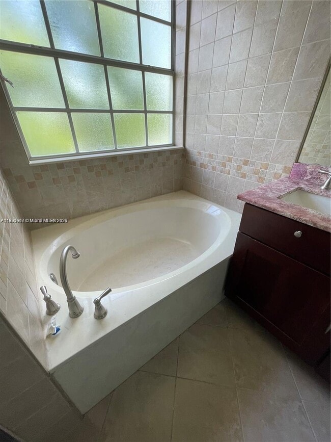 11224 SW 59th Pl in Cooper City, FL - Building Photo - Building Photo
