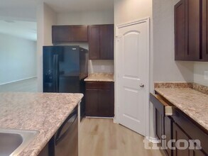 3442 Still Pond in San Antonio, TX - Building Photo - Building Photo