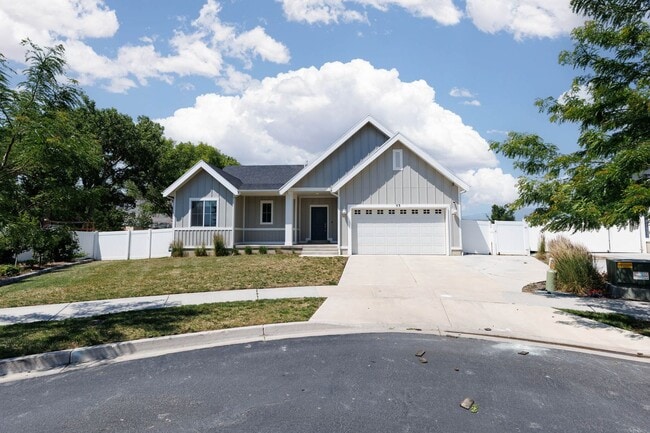 property at 53 E Paradise Ct