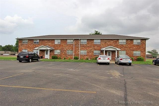 214 David Dr in Sikeston, MO - Foto de edificio