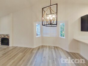 1602 57th Ave NE in Tacoma, WA - Foto de edificio - Building Photo